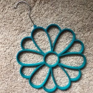 Anthropologie Flower shaped blue velvet scarf hanger